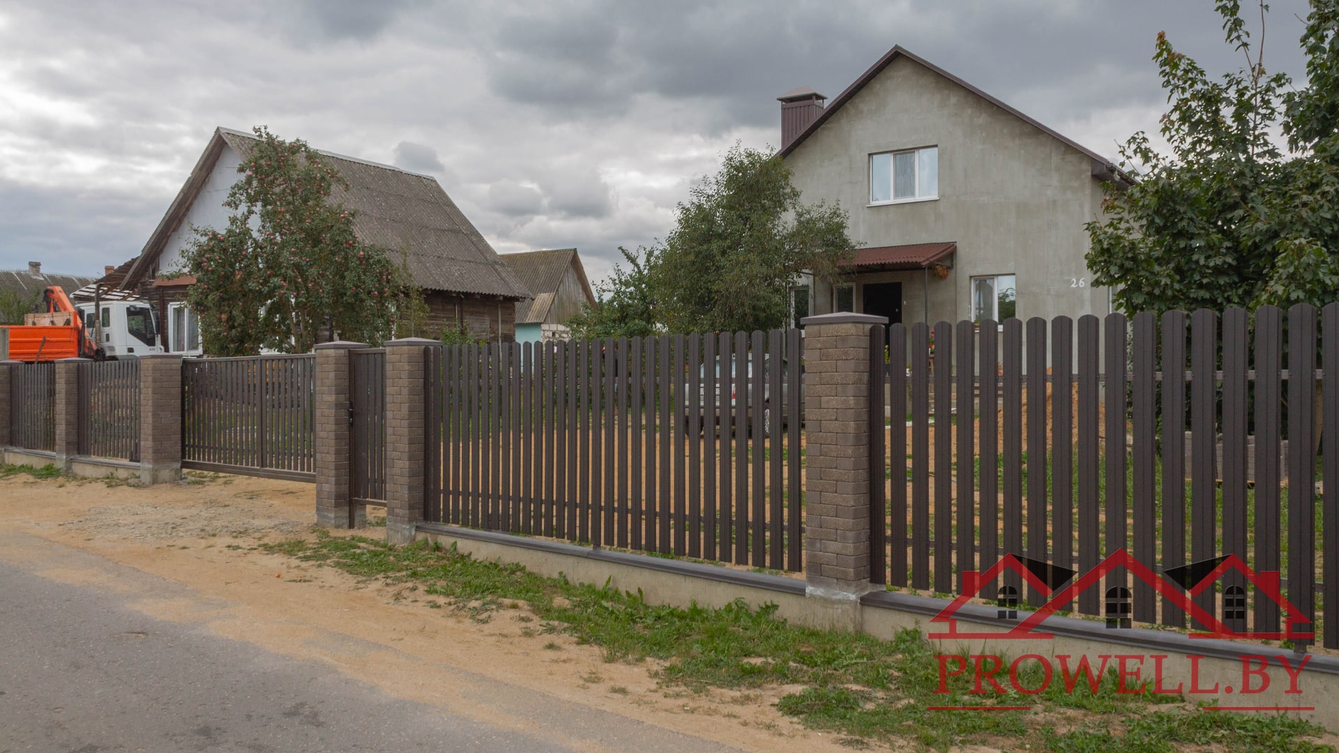 Забор из ЛЕГО КИРПИЧА, металлоштакетник "КЛАССИК RAL 8019 (серо-коричневый) MAT"  + ворота откатные + калитка