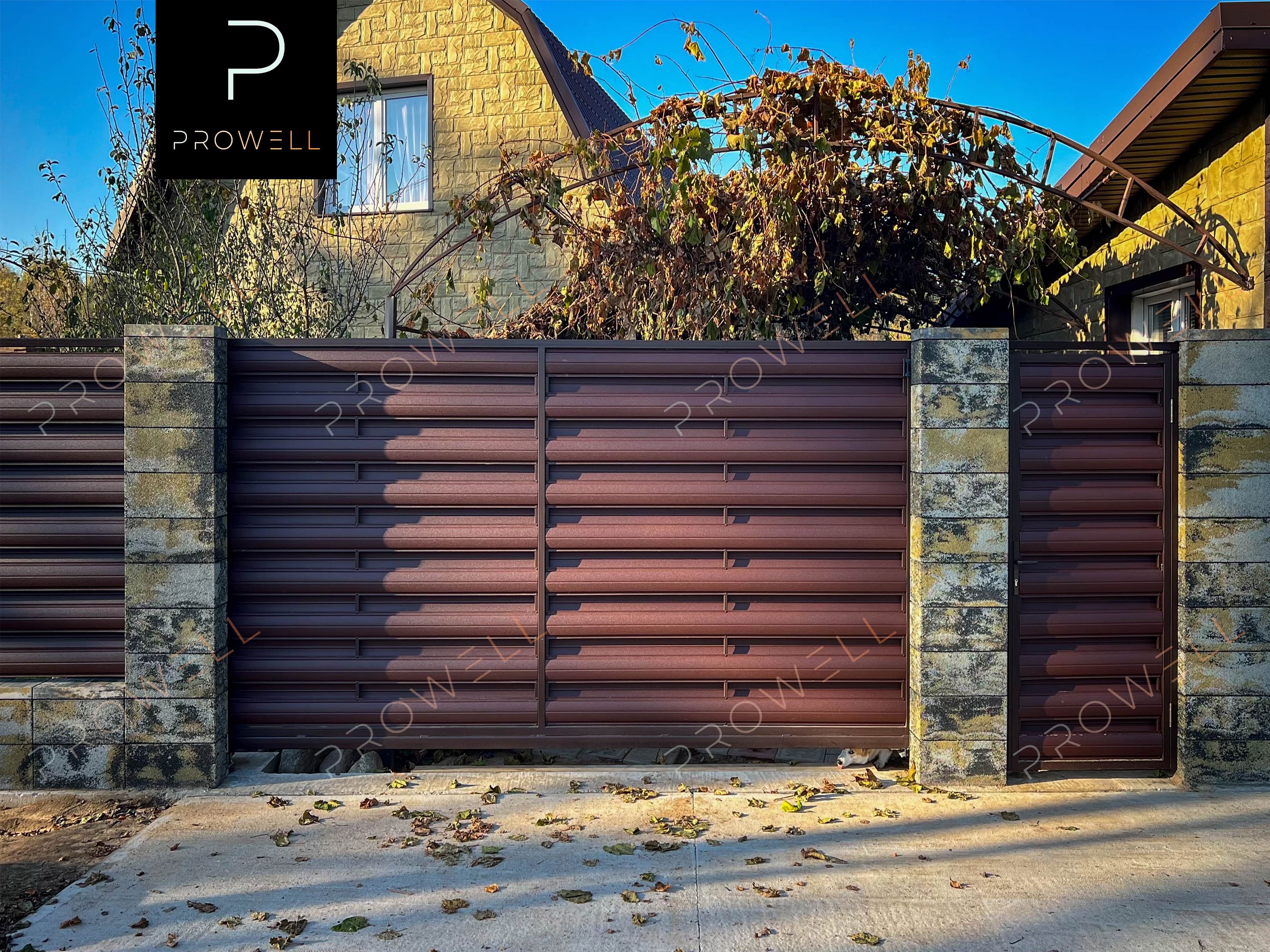 Блок Kozinak (Техас) со штакетником "Европланка 130 мм" горизонтально RAL 8017 МАТ (шоколадно-коричневый)