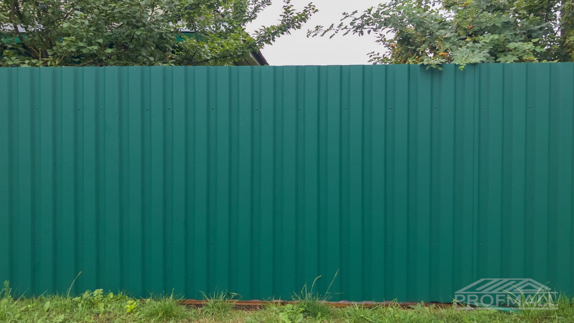 Монтаж забора из профнастила МП-20 RAL 6005 МАТ (зеленый мох)+ворота распашные с калитка